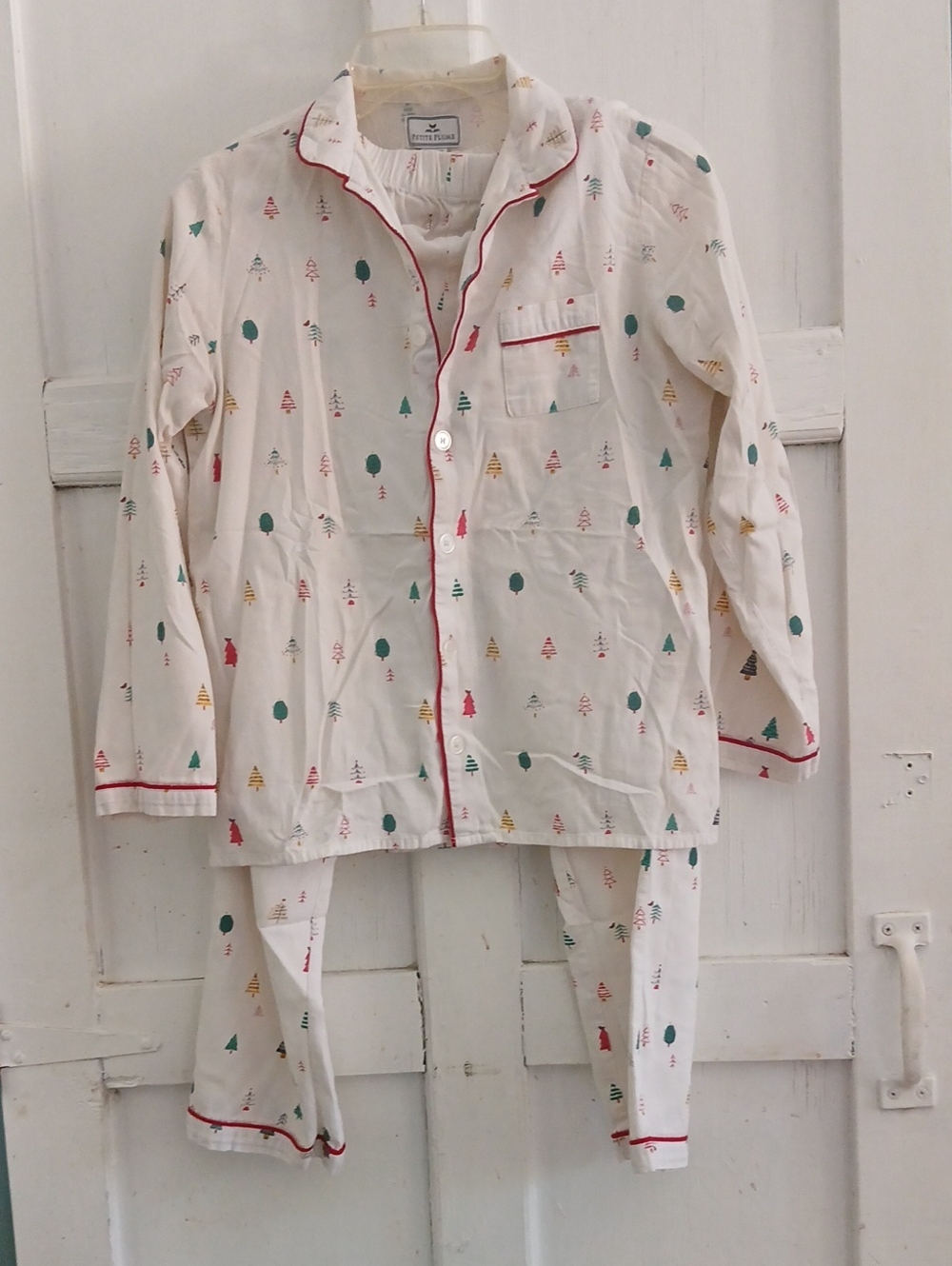Petite Plume  Sz 14 Kids White Tree Print Pajama Set with Red Trim